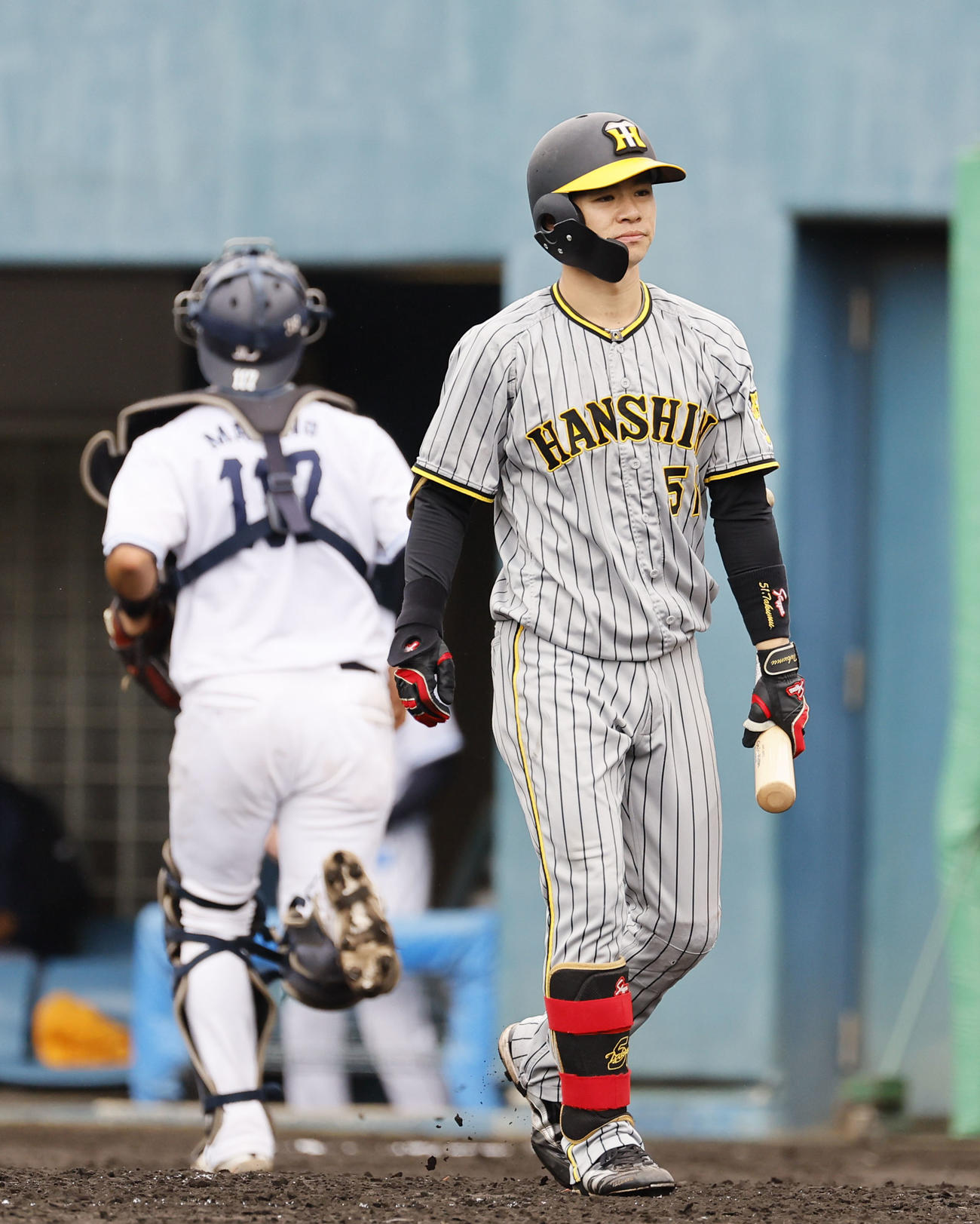 フェニックスリーグ西武対阪神　5回表阪神2死一塁、三振に倒れた中野（撮影・藤尾明華）
