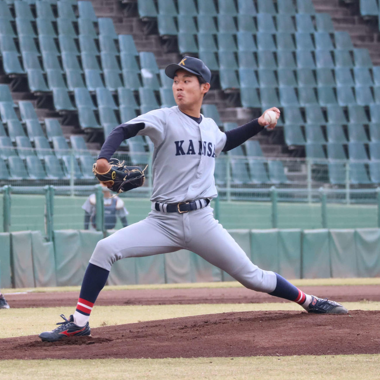 京大戦に先発した関大の荒谷（撮影・村松万里子）