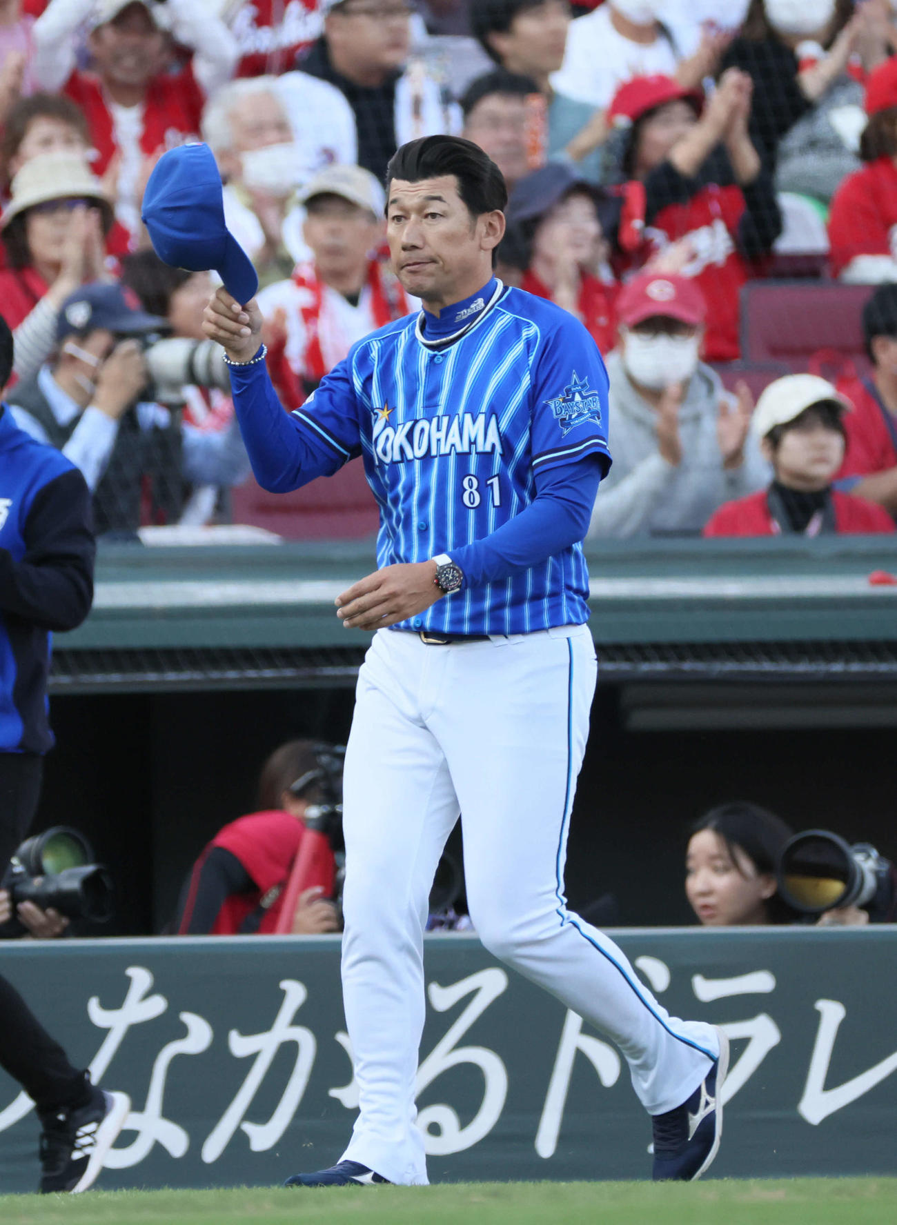 セCSファーストS第2戦　広島対DeNA　敗れた三浦監督（撮影・加藤孝規）