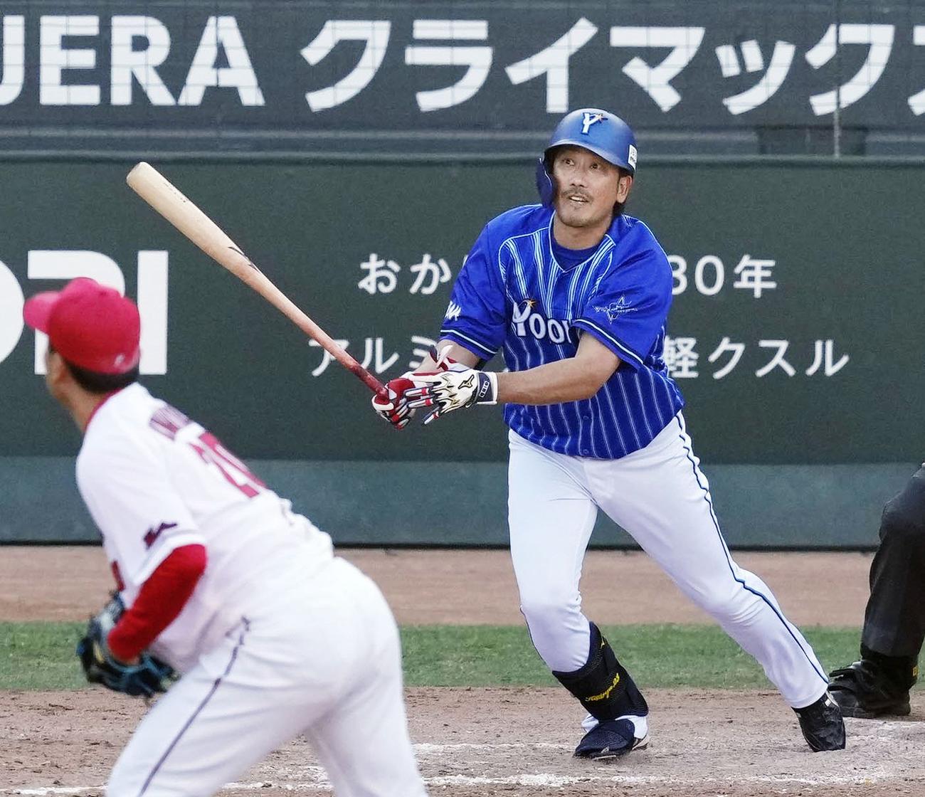 9回DeNA無死、代打藤田が右飛に倒れる（共同）
