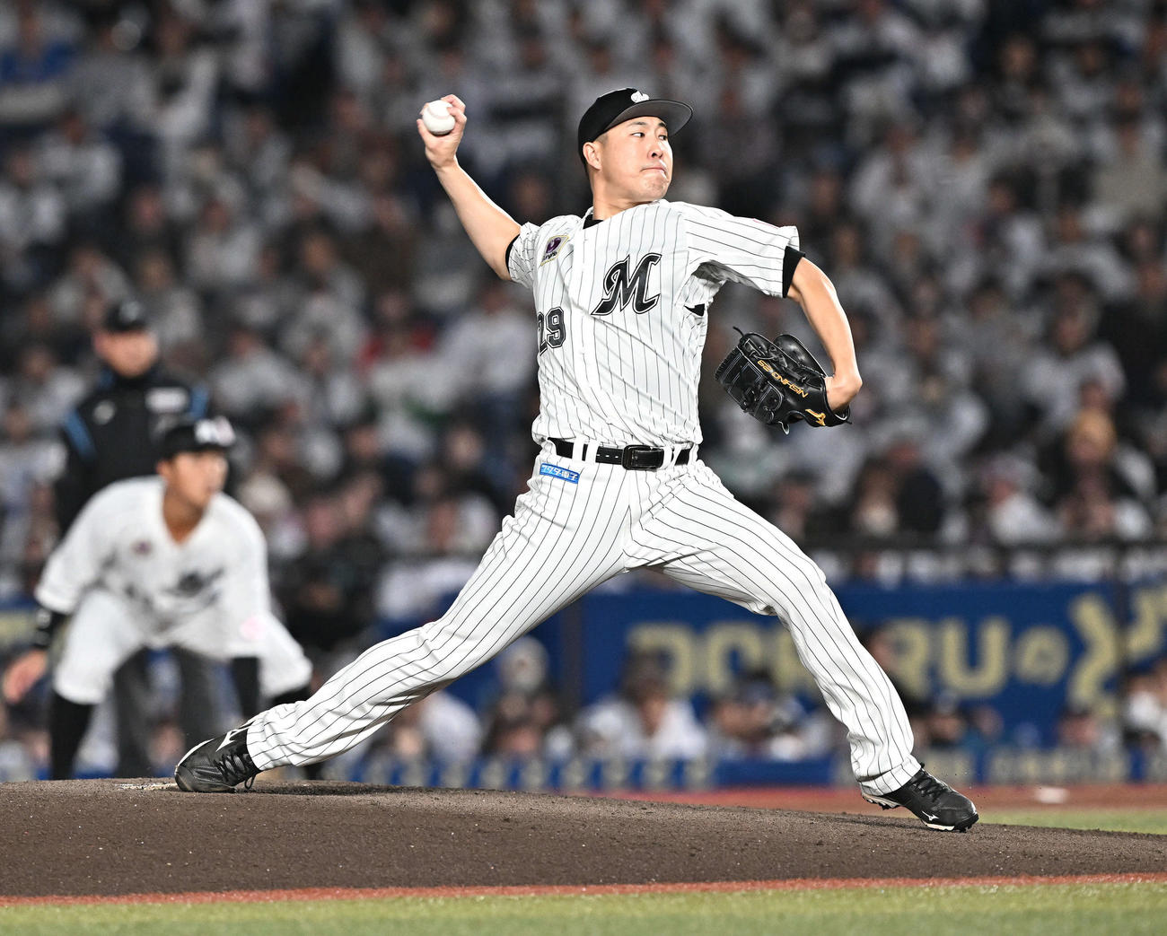 ロッテ対ソフトバンク　ロッテ先発の西野（撮影・滝沢徹郎）