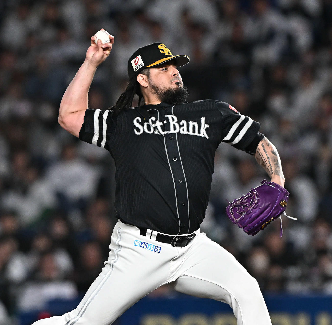 ロッテ対ソフトバンク　9回裏、ソフトバンク4番手で試合を締めたオスナ（撮影・滝沢徹郎）