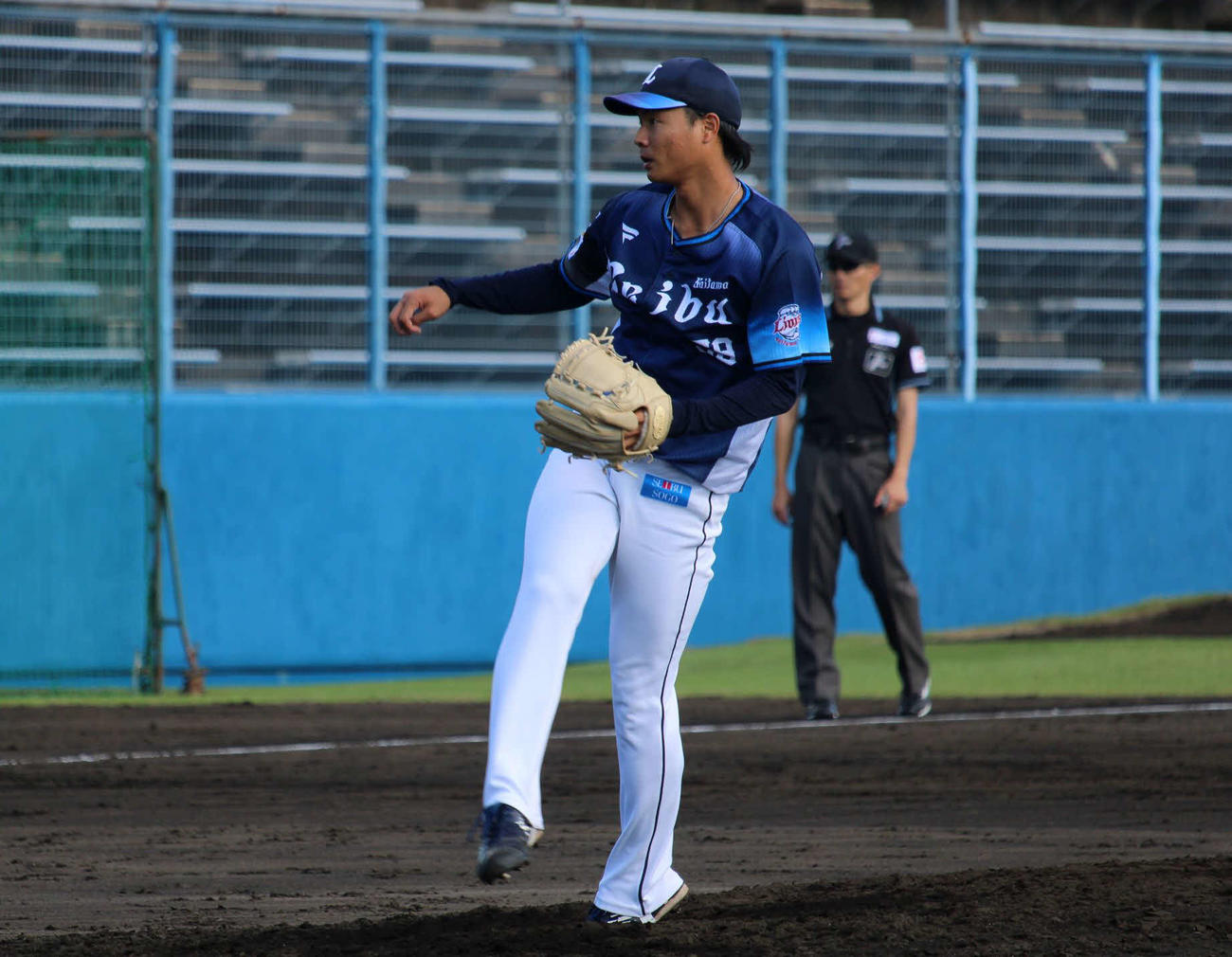 フェニックスリーグで4回無失点投球をした西武大曲（撮影・金子真仁）