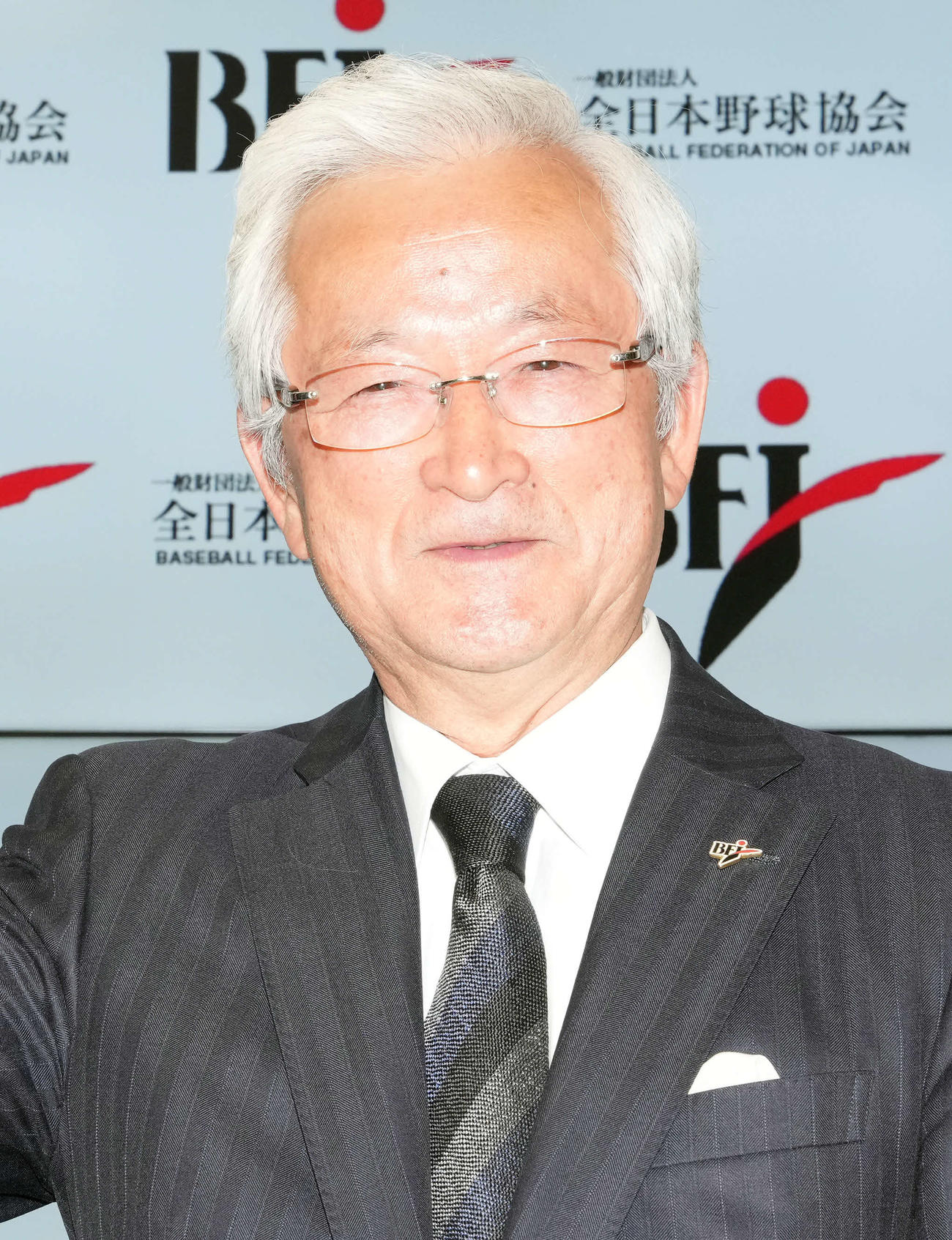 ロス五輪での競技復活が決まり笑顔を見せる全日本野球協会の山中会長（撮影・たえ見朱実）