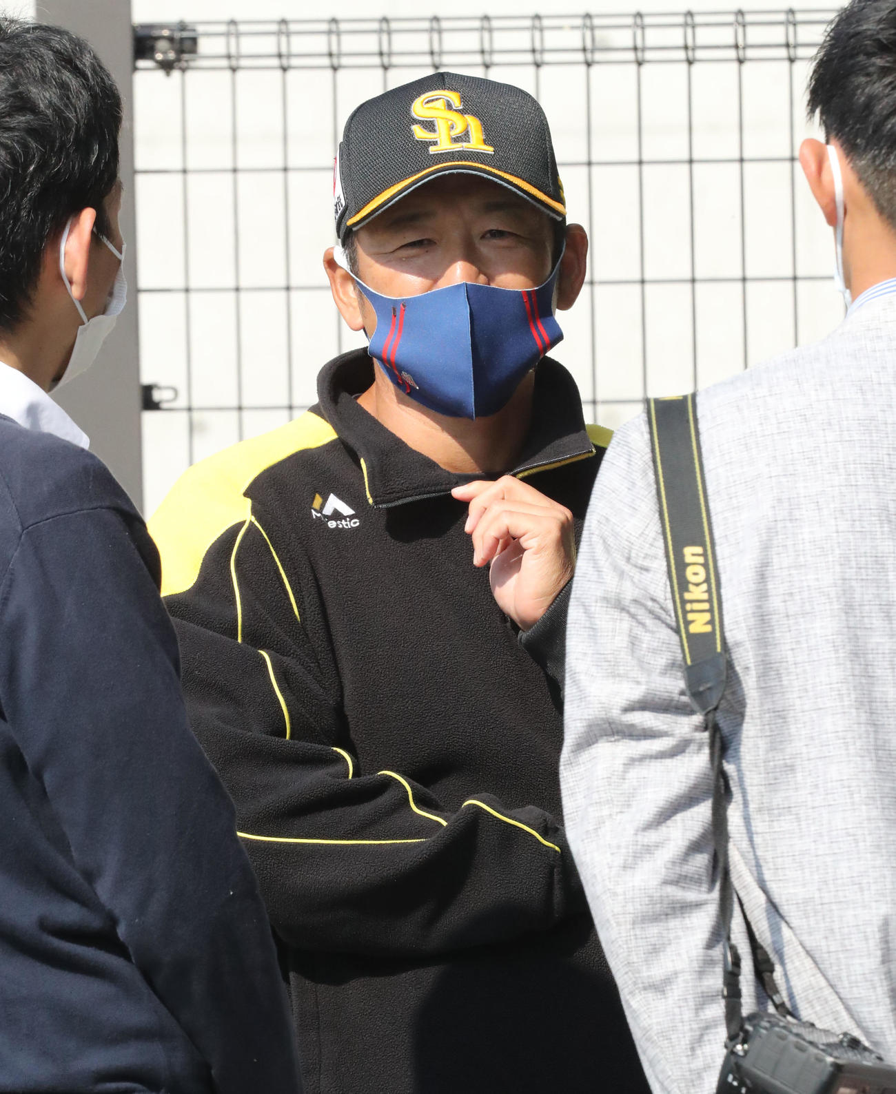 ソフトバンク・ファーム投手統括コーチ時代の倉野氏（2021年10月撮影）