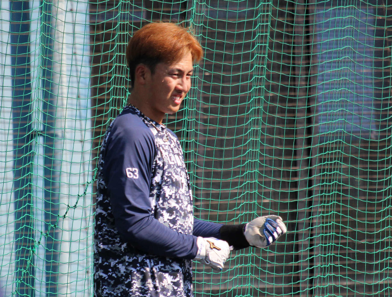 来季から外野手登録となる予定の西武長谷川（撮影・金子真仁）
