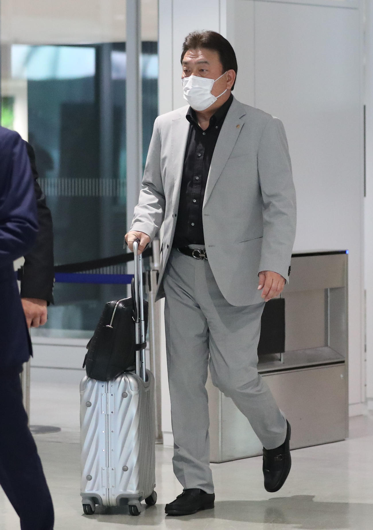 CSファーストを終え、福岡に帰ってきた藤本監督（撮影・梅根麻紀）