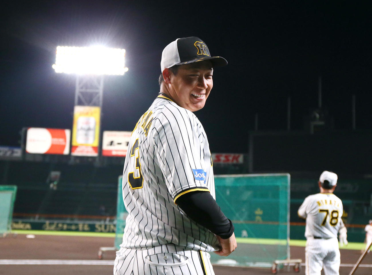 リラックスした表情を見せる阪神大山（撮影・上山淳一）