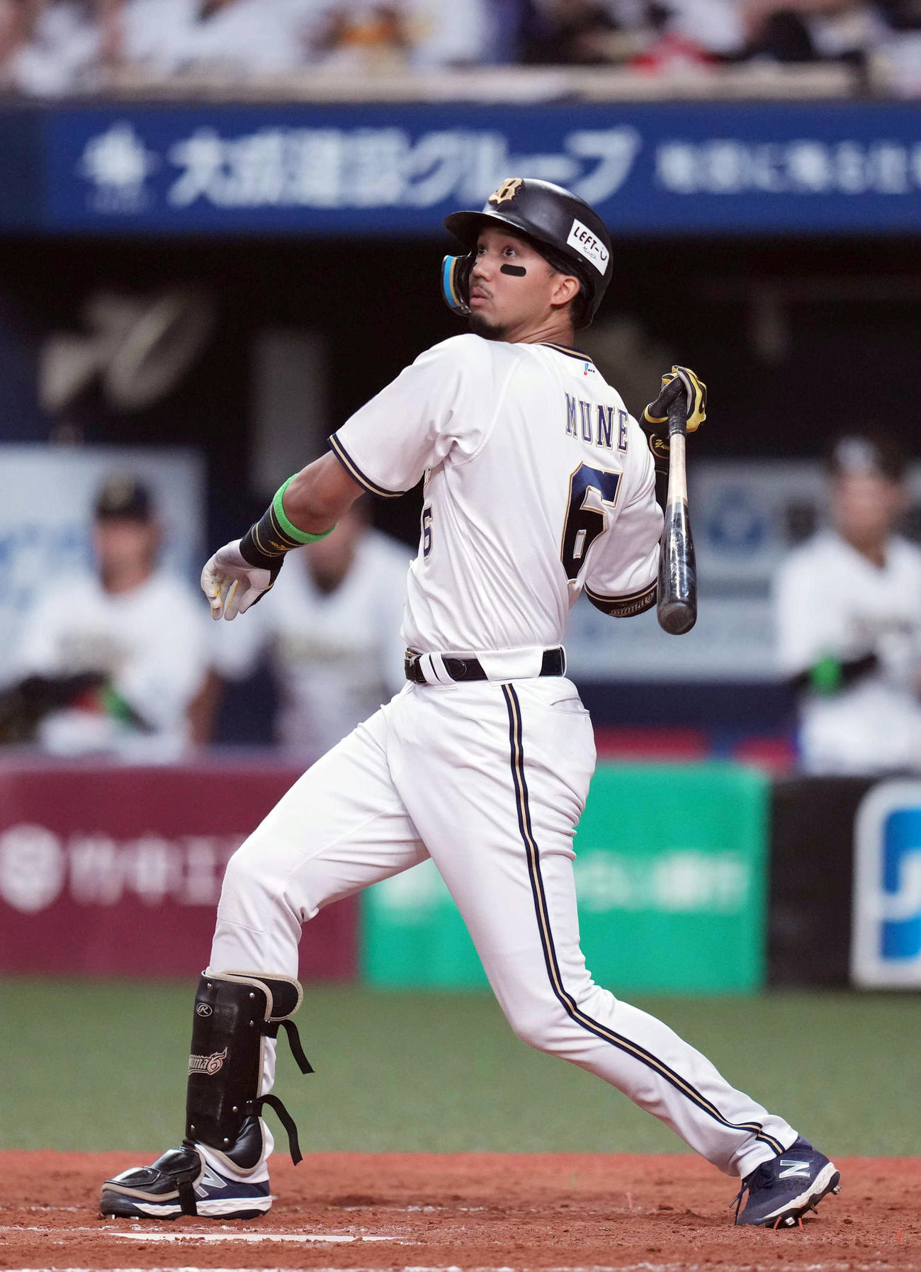 オリックス対ロッテ　4回裏オリックス2死二塁、適時打を放つ宗（撮影・狩俣裕三）