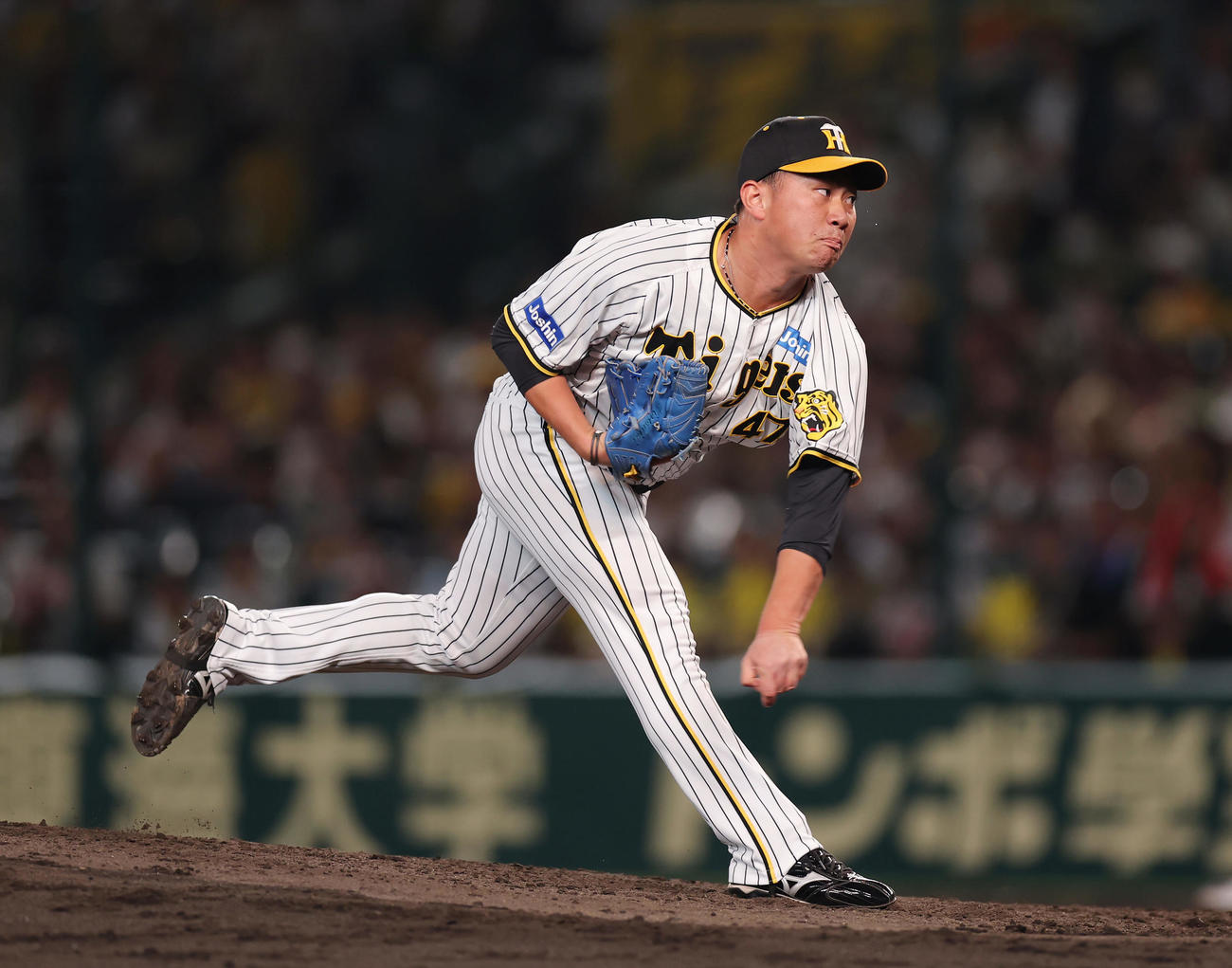 阪神対広島　阪神対広島　阪神2番手で登板する桐敷（撮影・前田充）