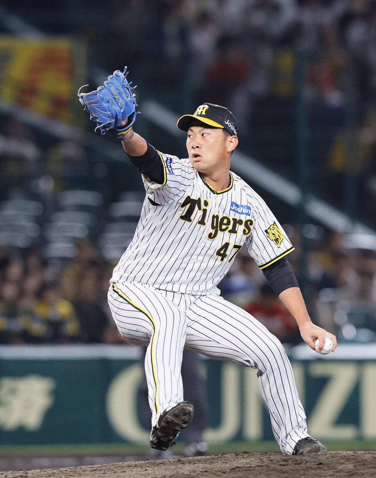 阪神対広島　7回、2番手で登板した阪神桐敷（撮影・藤尾明華）