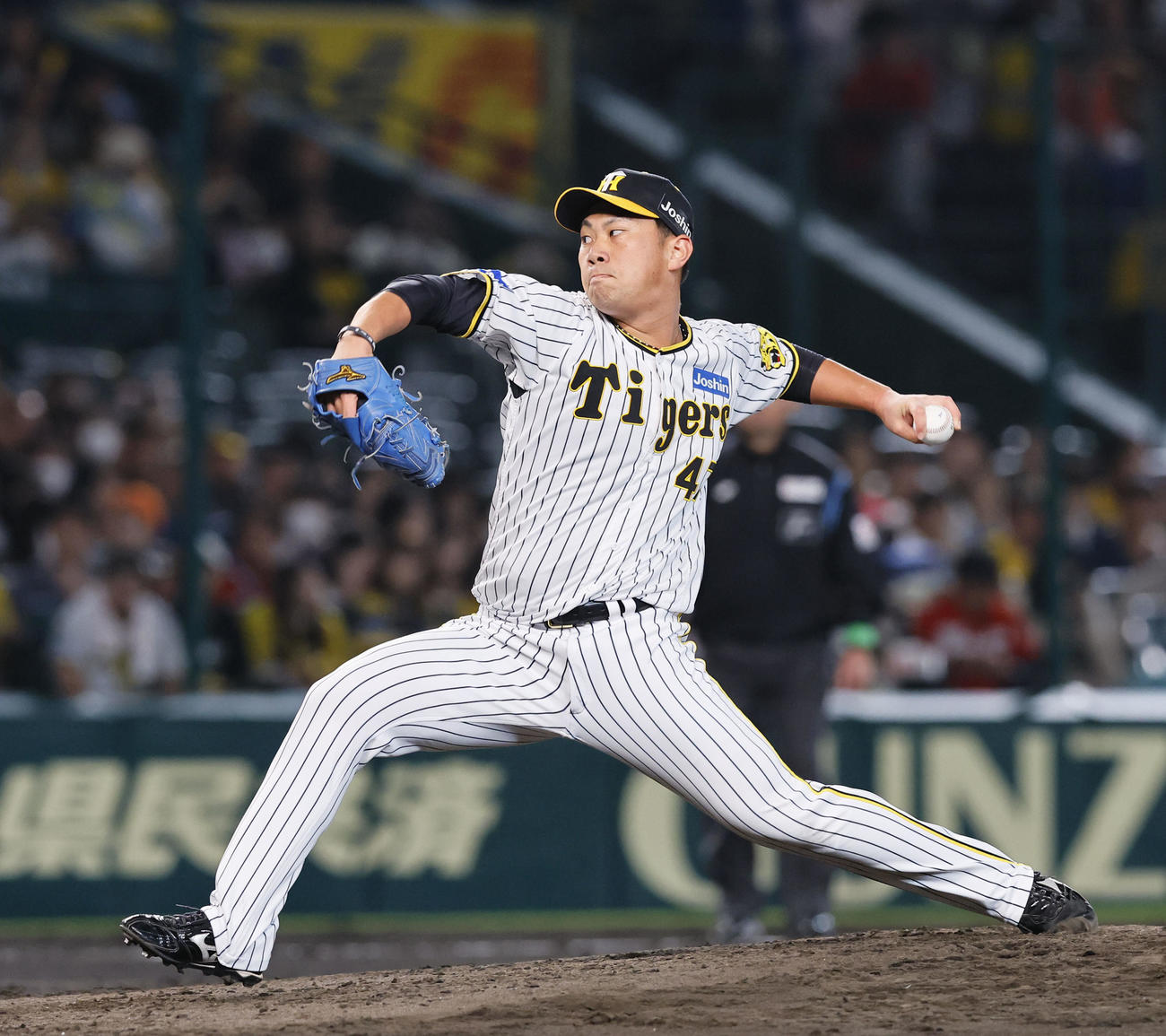 阪神対広島　7回、2番手で登板した阪神桐敷（撮影・藤尾明華）