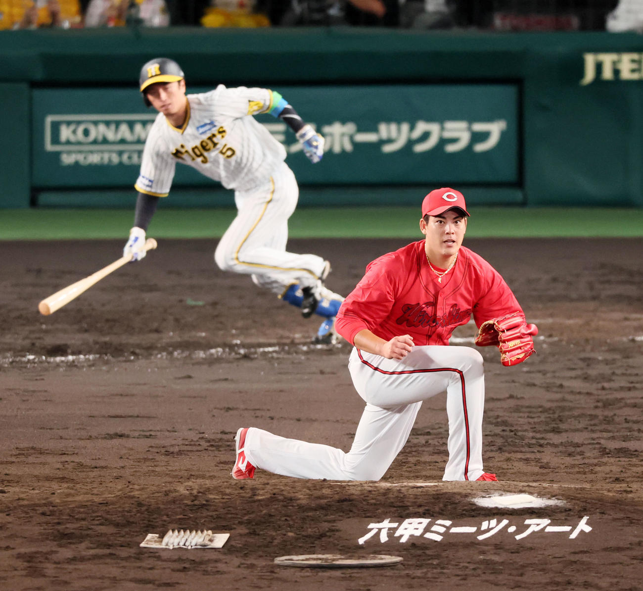 阪神対広島　5回裏阪神1死二、三塁、九里は近本に中適時打を許し失点する（撮影・加藤哉）