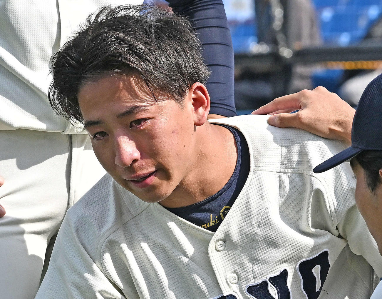 東洋大対中大　試合に敗れ悔し涙を流す東洋大・細野（撮影・滝沢徹郎）
