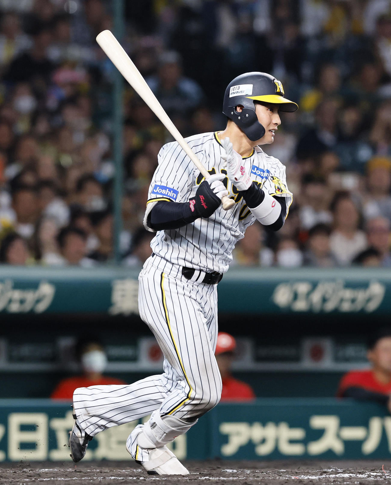 阪神対広島　9回裏阪神2死満塁、右前にサヨナラの適時打を放つ木浪（撮影・藤尾明華）