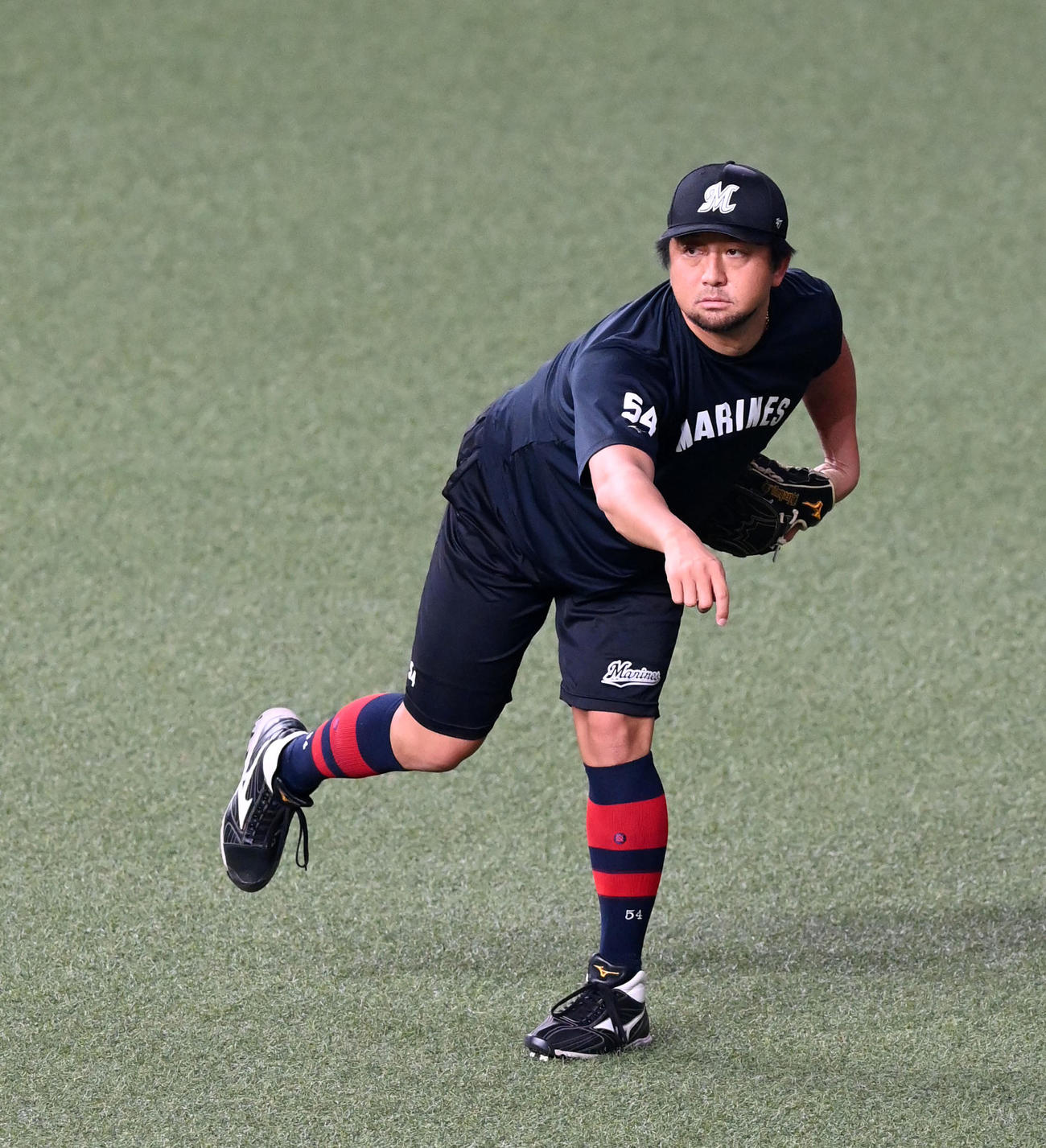 オリックス対ロッテ　キャッチボールを行う沢村（撮影・前岡正明）