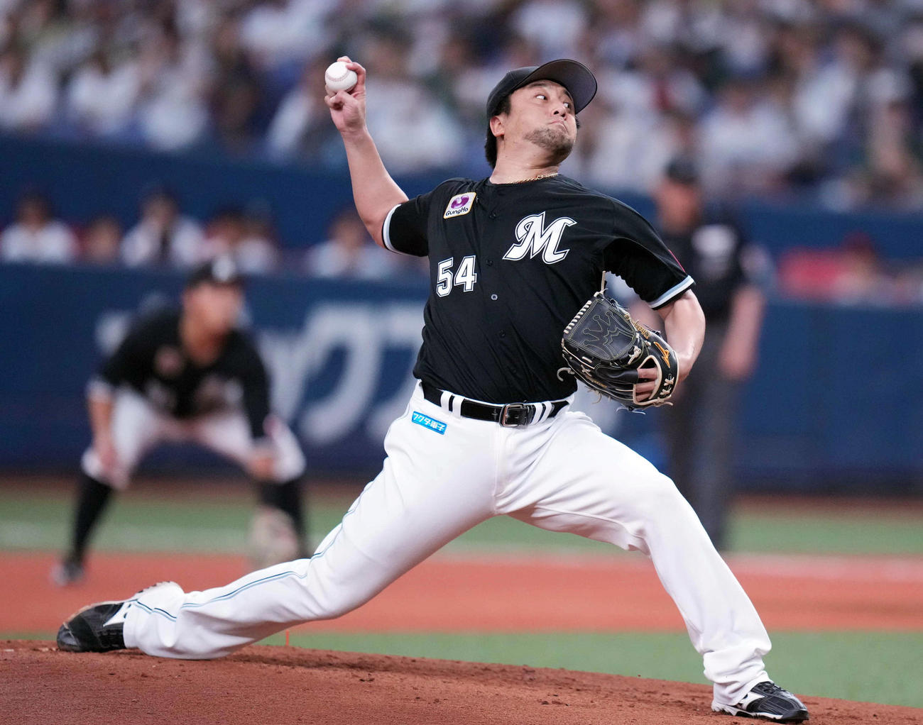 オリックス対ロッテ　ロッテ先発の沢村（撮影・狩俣裕三）