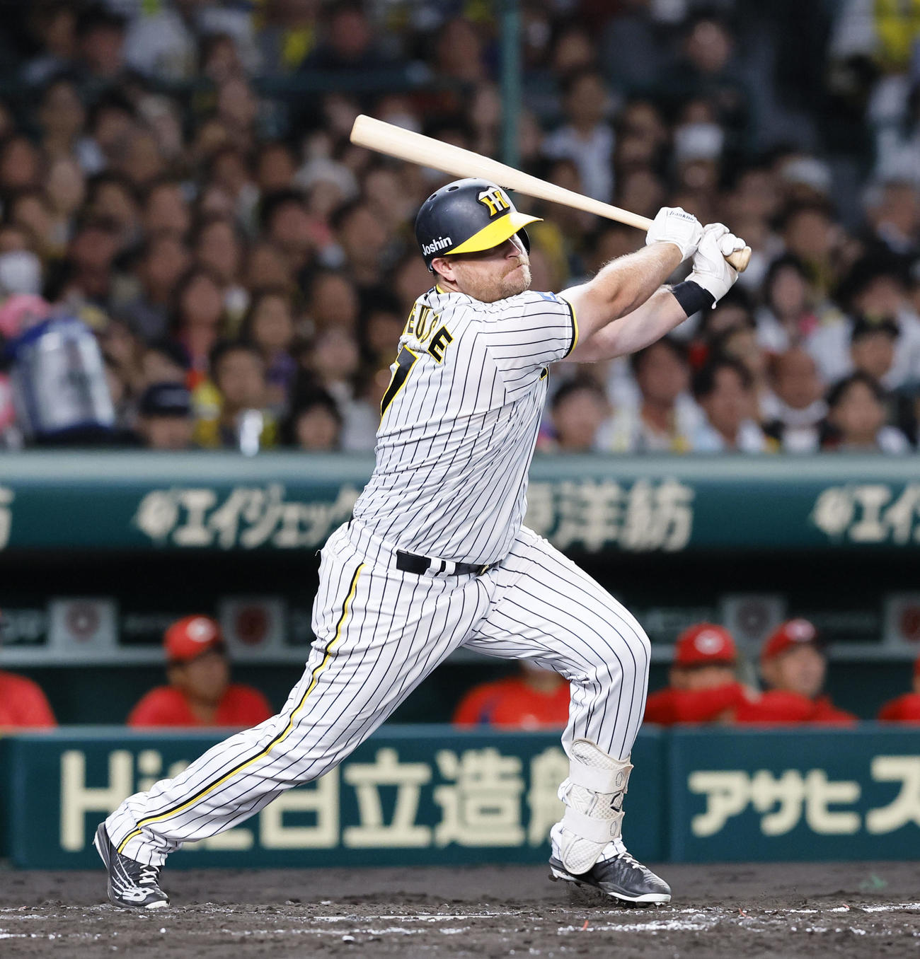 阪神対広島　4回裏阪神2死一、二塁、ノイジーは右前に同点適時打を放つ（撮影・藤尾明華）