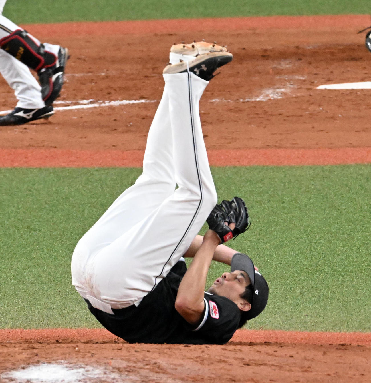 オリックス対ロッテ　5回裏オリックス2死一、三塁、紅林を投直に打ち取った国吉（撮影・前岡正明）