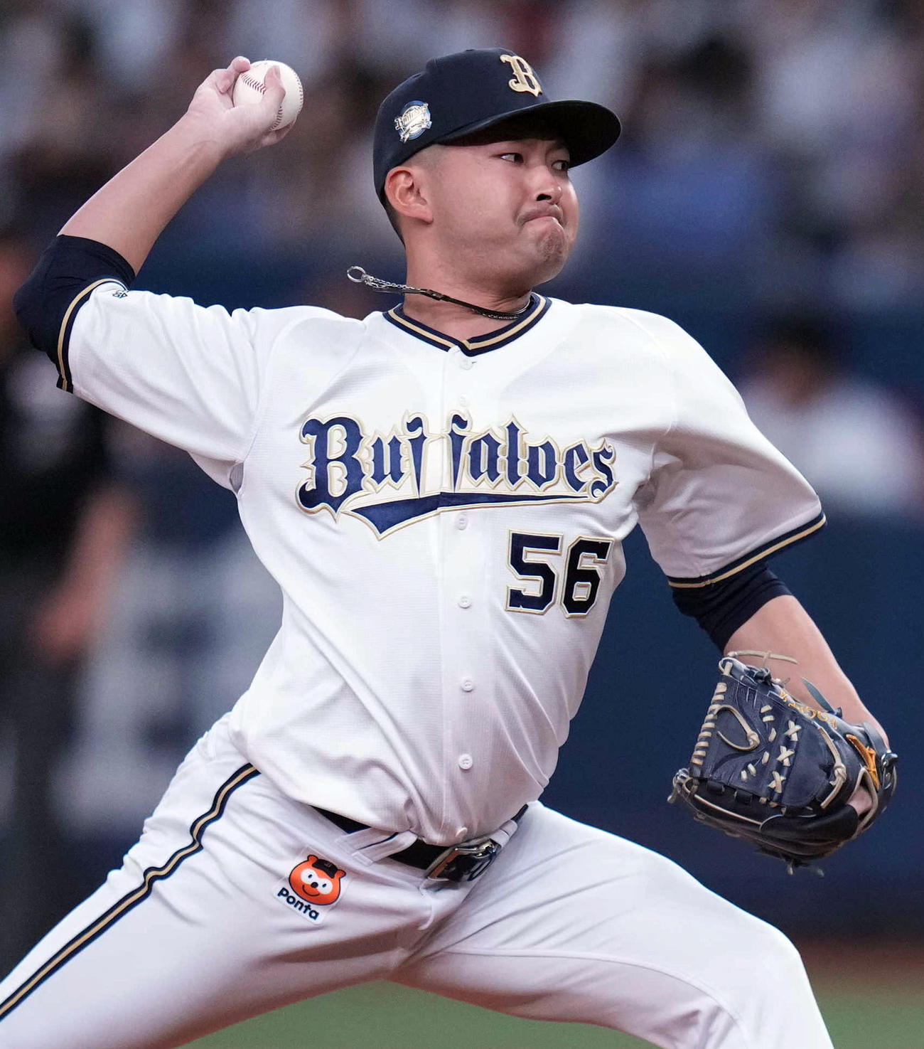 オリックス対ロッテ　6回表から登板するオリックス2番手の小木田（撮影・狩俣裕三）