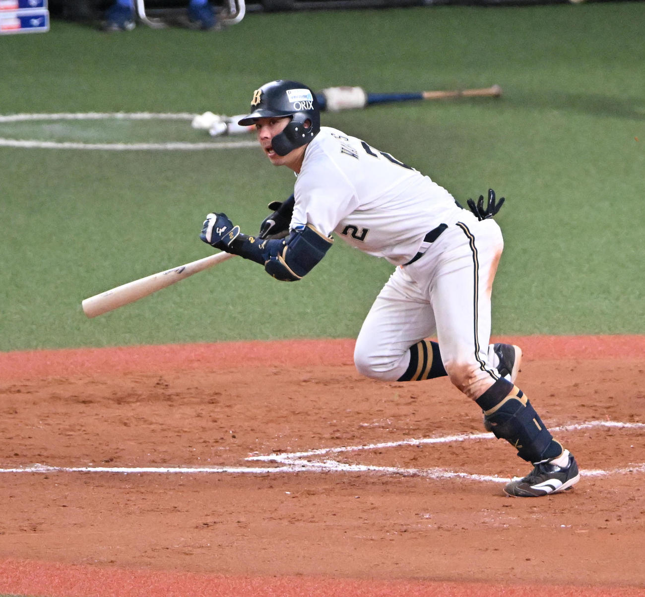 オリックス対ロッテ　8回裏オリックス2死三塁、若月は左前適時打を放つ（撮影・石井愛子）