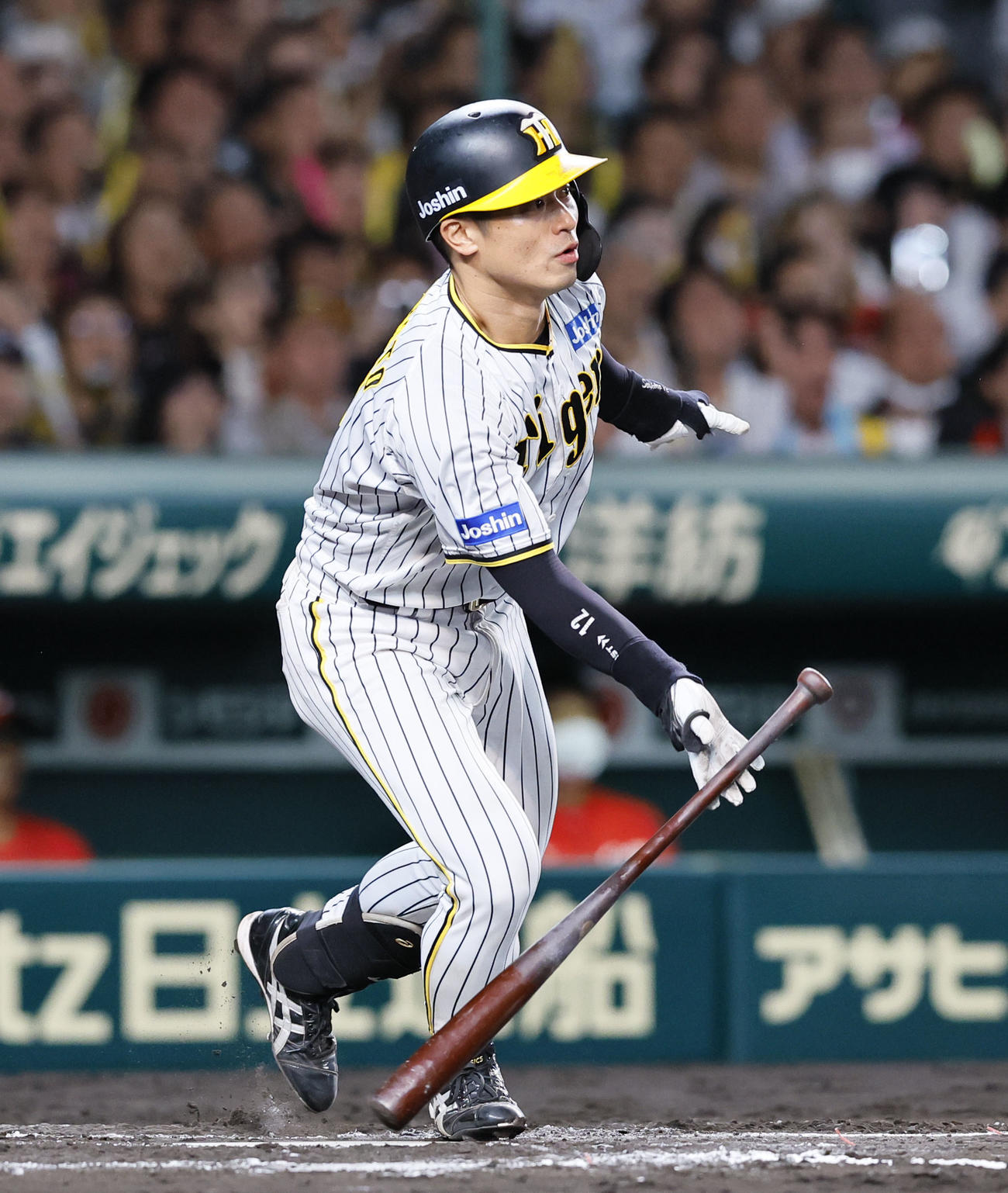 阪神対広島　6回裏阪神2死一、二塁、坂本は右前に勝ち越しの適時打を放つ（撮影・藤尾明華）