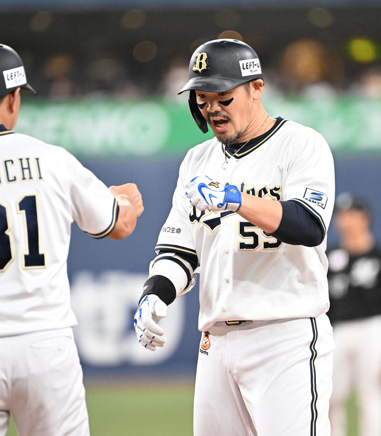 オリックス対ロッテ　7回裏オリックス2死二塁、中前打を放ち叫ぶTー岡田（撮影・和賀正仁）
