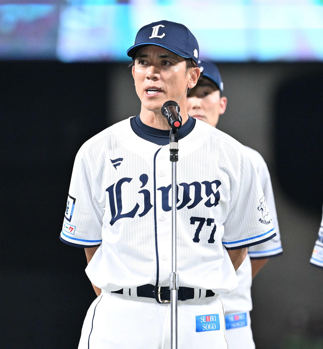 西武対楽天　ベルーナドーム最終戦を終えあいさつする西武松井監督（2023年9月27日撮影）