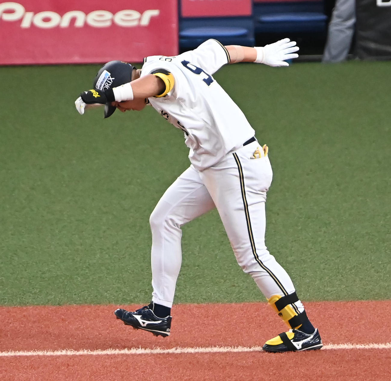 23年10月21日、オリックス対ロッテ　8回裏オリックス無死、杉本裕太郎は遊ゴロを放ち走塁を途中でやめる