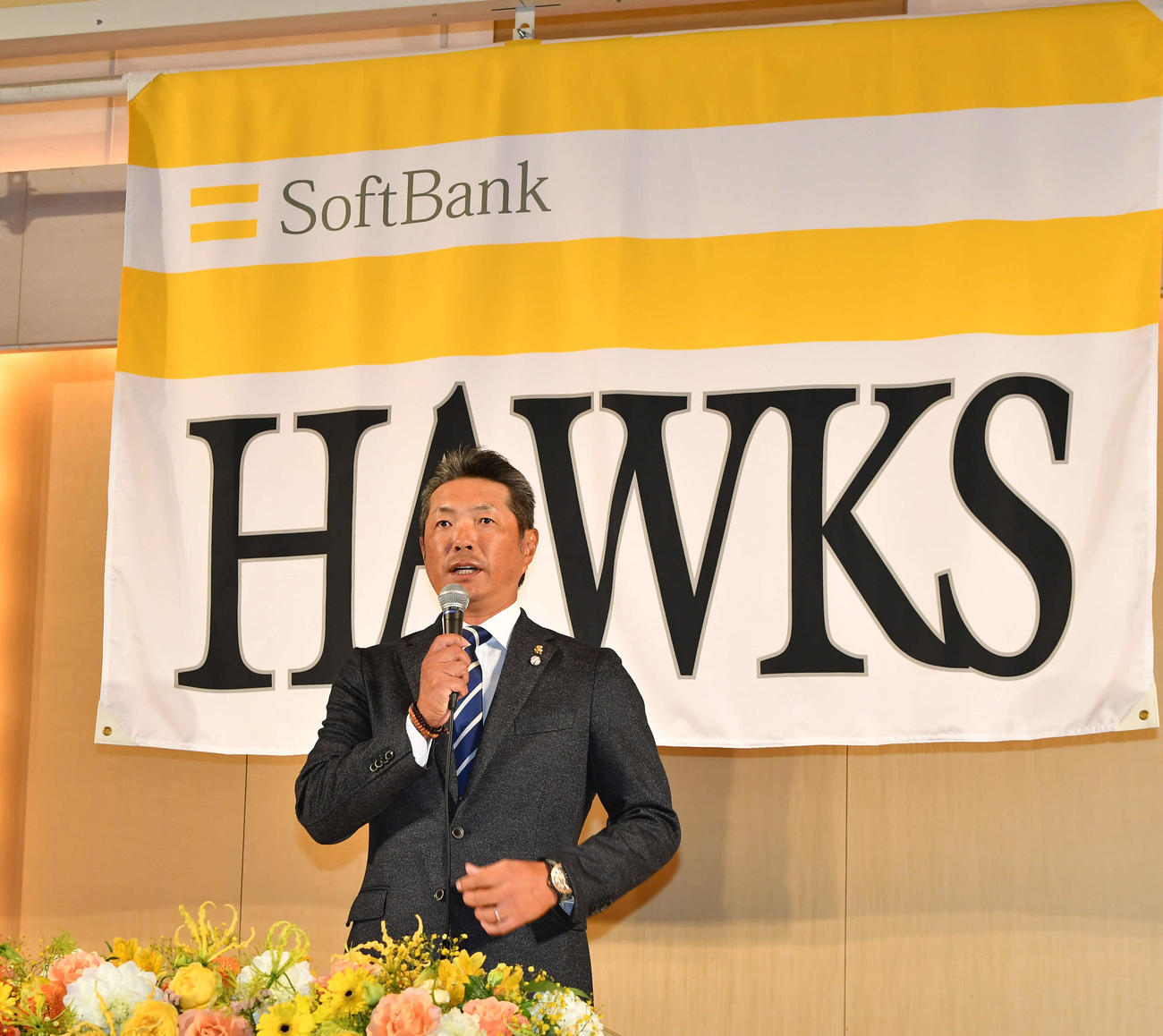 就任会見を行うソフトバンク小久保監督（撮影・岩下翔太）