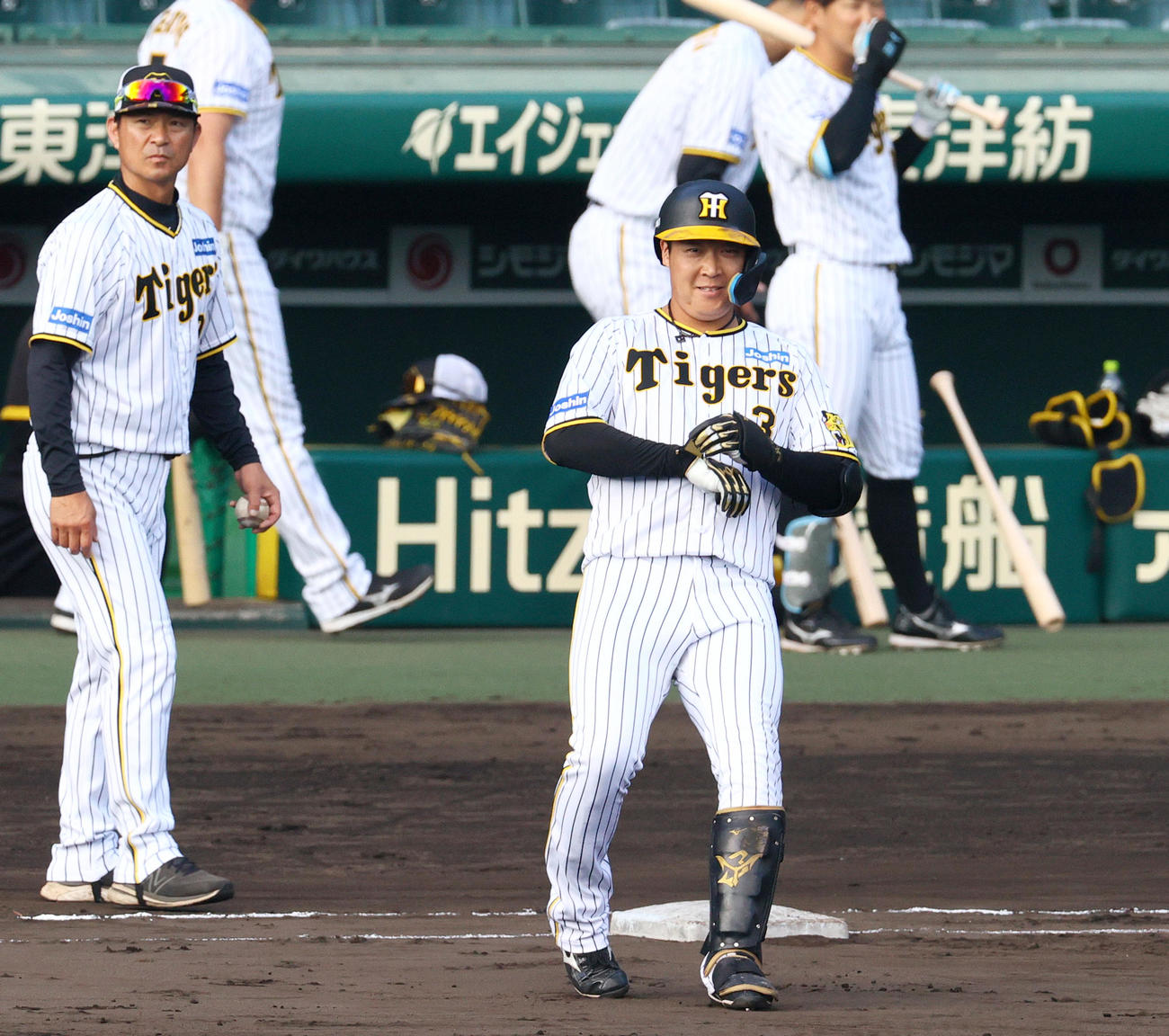 シート打撃で中前打を放った阪神大山（撮影・上山淳一）