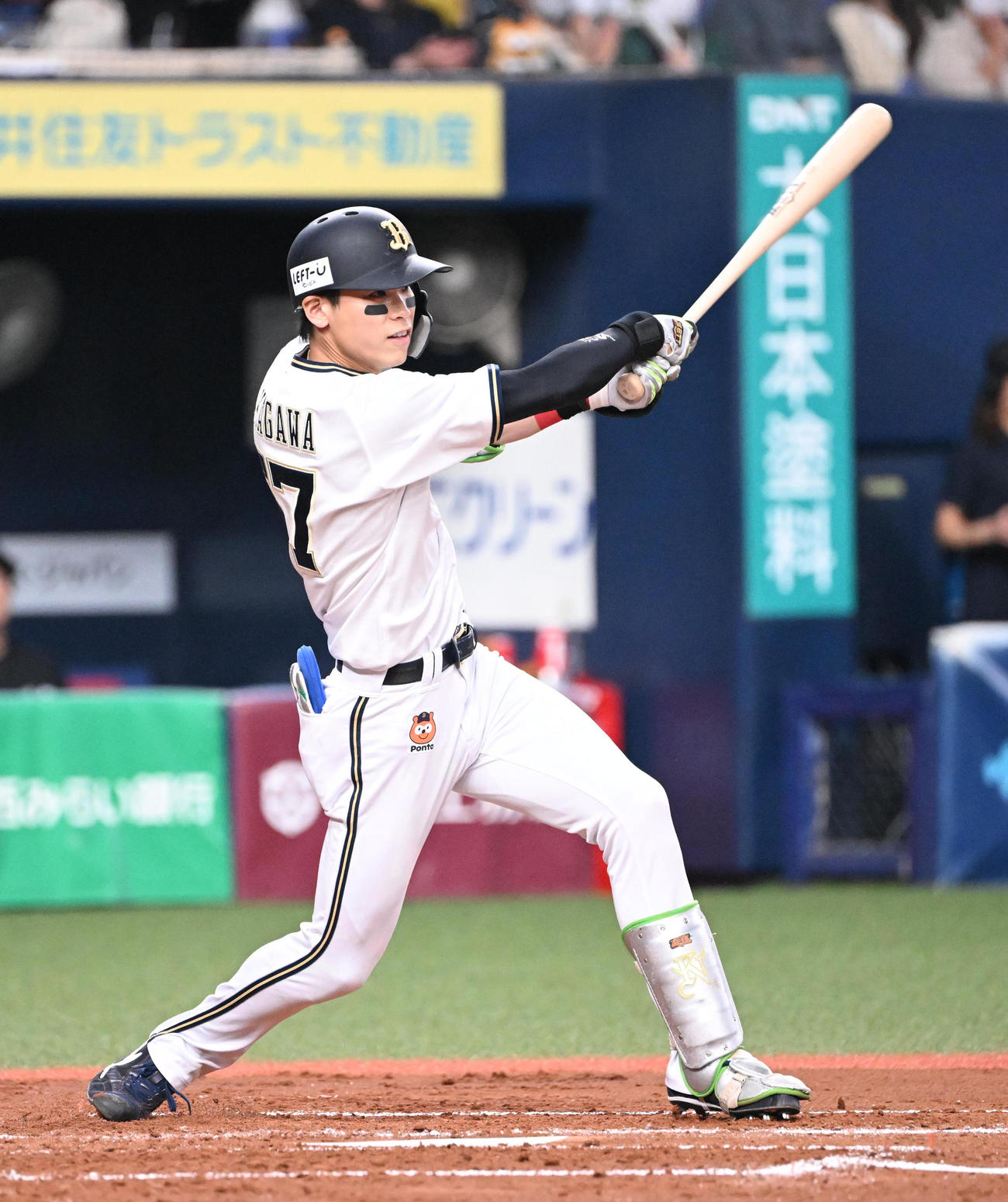 オリックス対ロッテ　3回裏オリックス1死、右前打を放つ中川圭（撮影・和賀正仁）