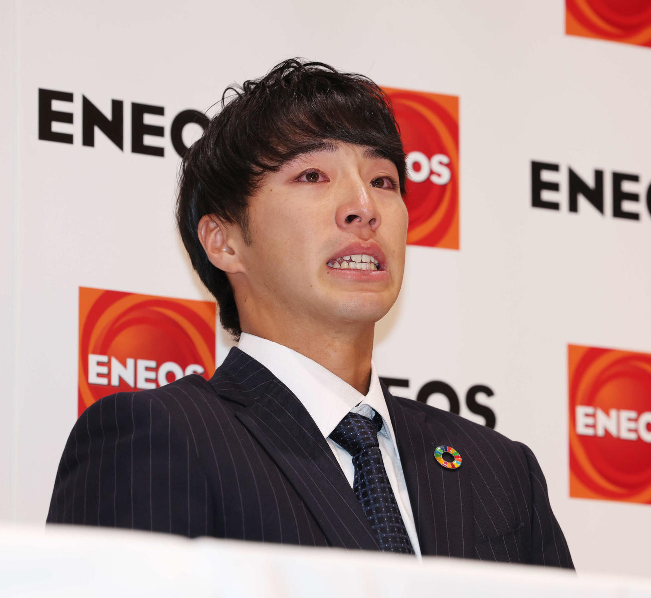 DeNAから1位指名を受け涙を見せるENEOS・度会（撮影・宮地輝）