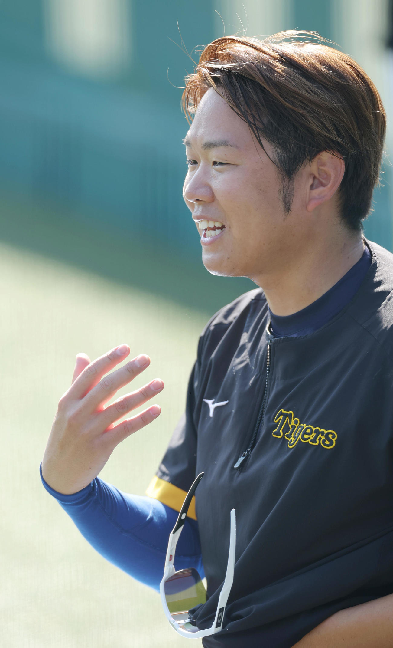 笑顔を見せる阪神西勇（撮影・前田充）