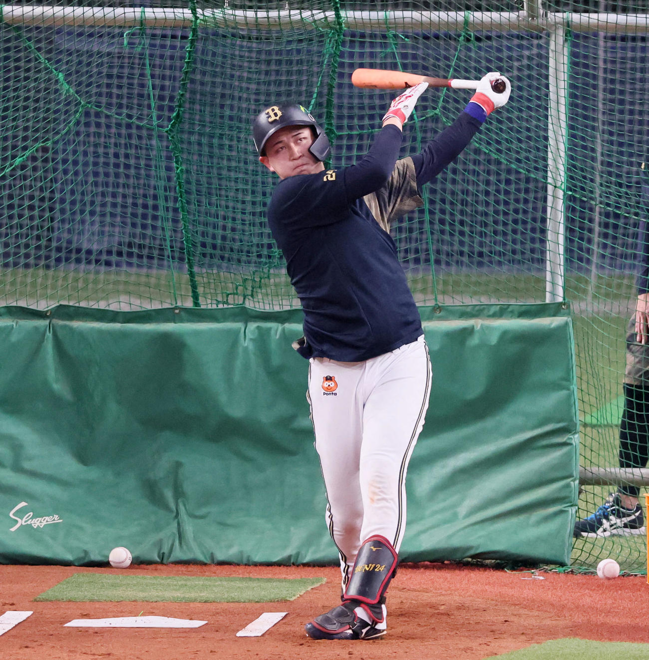 フリー打撃を行うオリックス紅林（撮影・加藤哉）