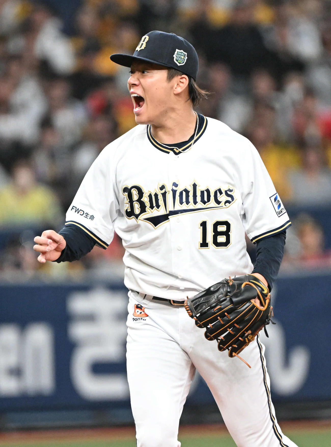 オリックス対阪神　4回表阪神2死三塁、大山を見逃し三振とし大きく声を張り上げる山本（撮影・和賀正仁）