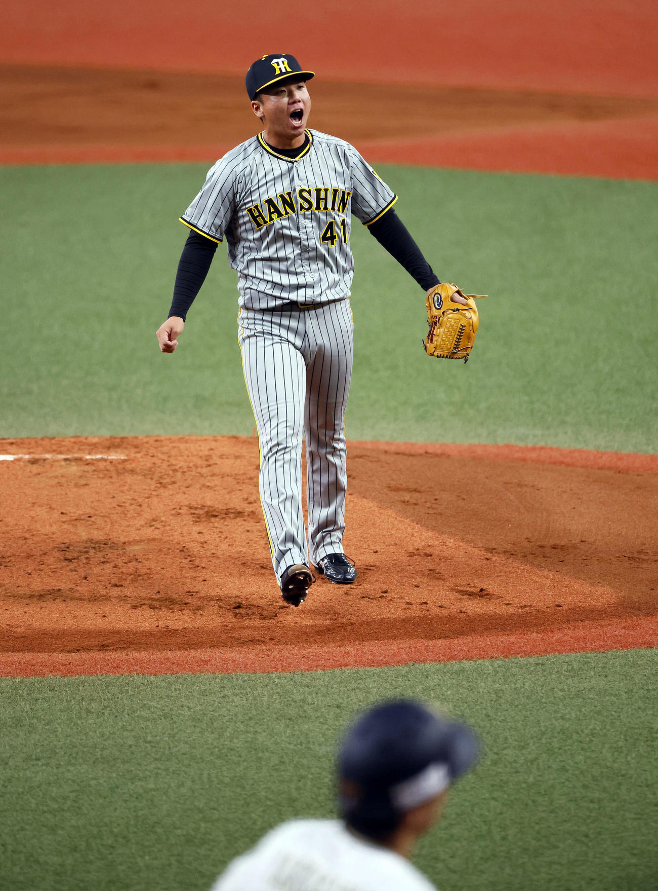 オリックス対阪神　1回裏オリックス2氏、中川圭を三振に仕留めほえる阪神村上（撮影・藤尾明華）