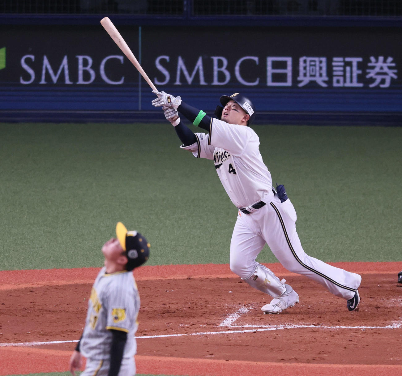 オリックス対阪神　5回裏オリックス無死、森の大飛球は天井のスーパーリングに入り球場規定で二塁打となる。投手村上（撮影・加藤哉）