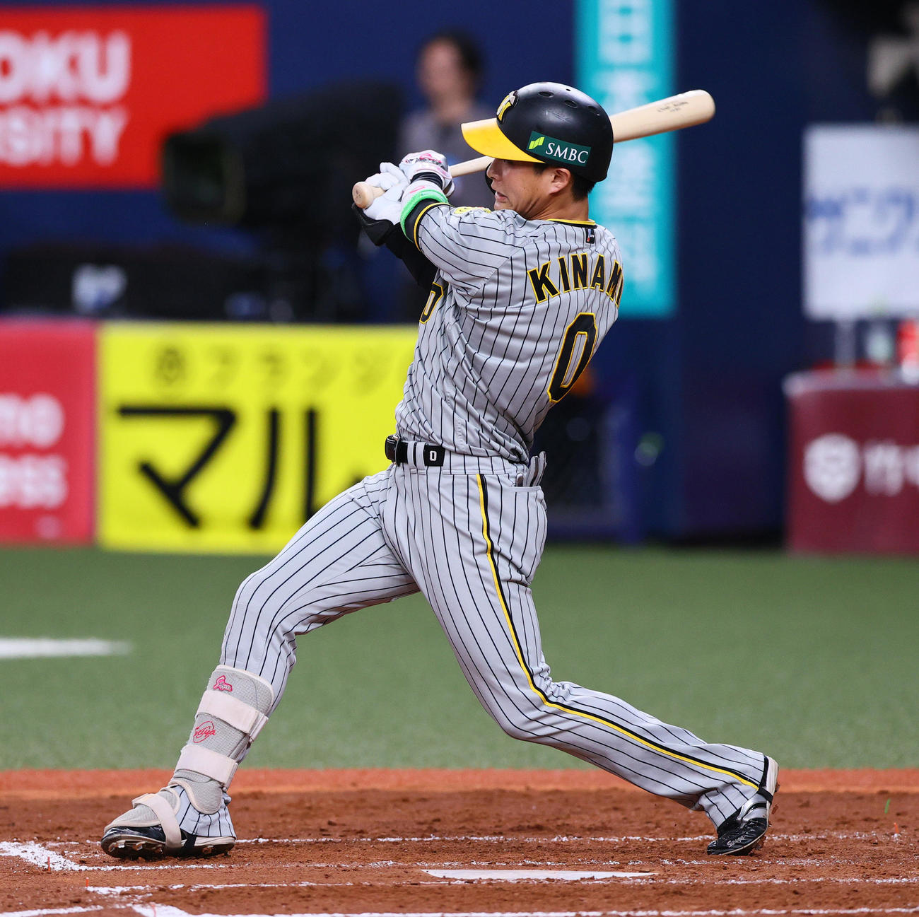オリックス対阪神　5回表阪神1死一塁、木浪は左前打を放つ（撮影・上山淳一）