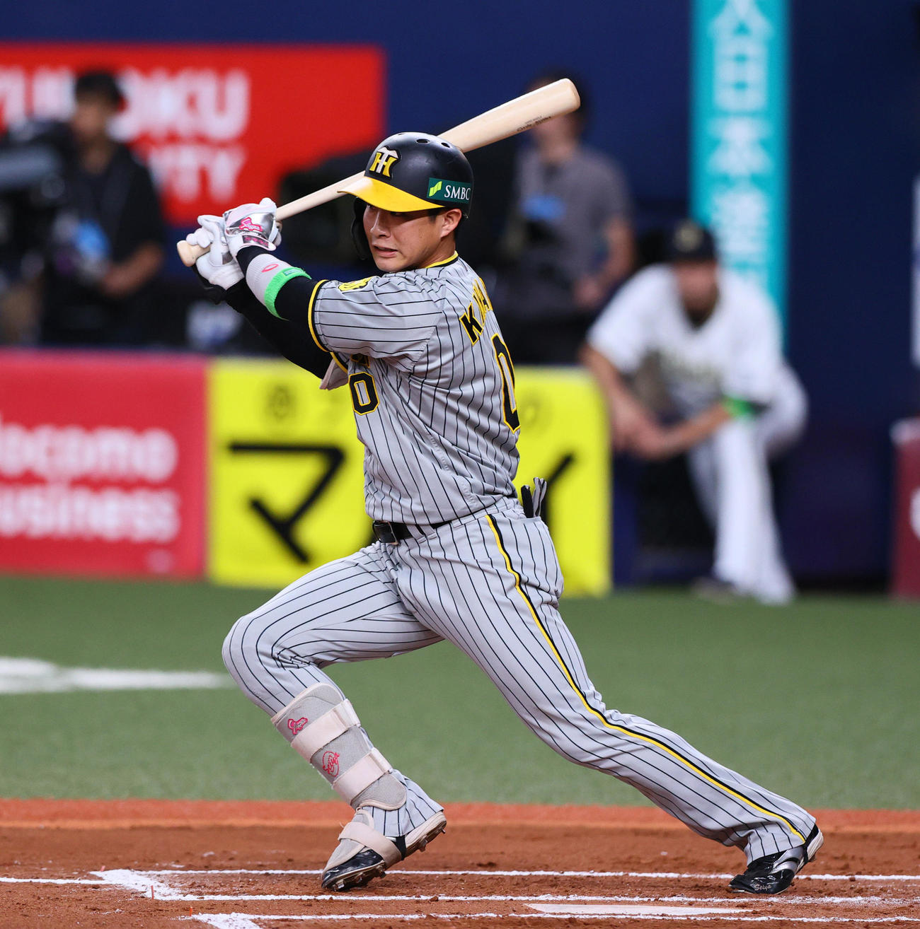 オリックス対阪神　6回表阪神2死一、三塁、木浪は左前適時打を放つ（撮影・上山淳一）