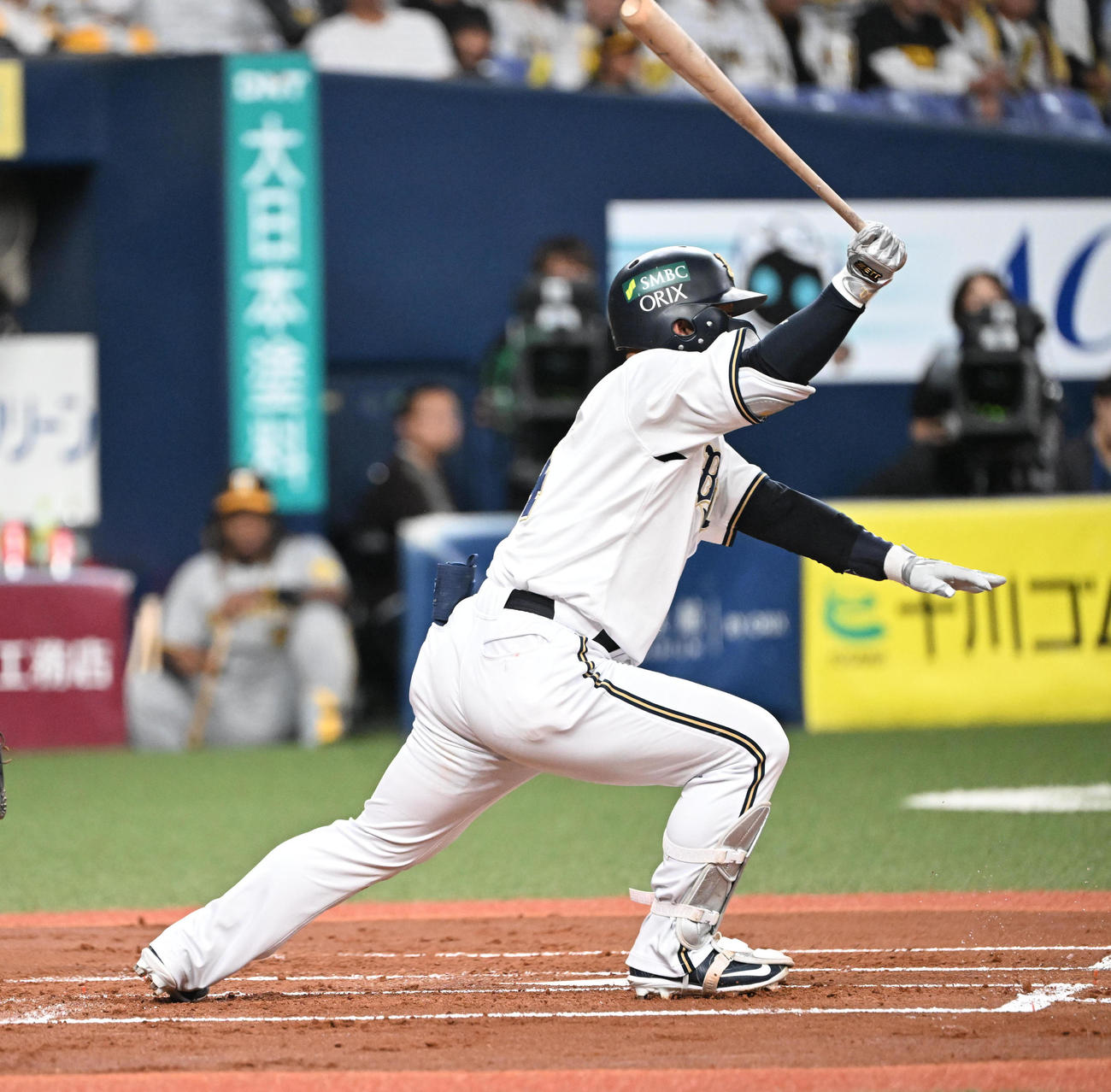 オリックス対阪神　1回裏オリックス1死一塁、森の打球はファウル判定となる（撮影・和賀正仁）