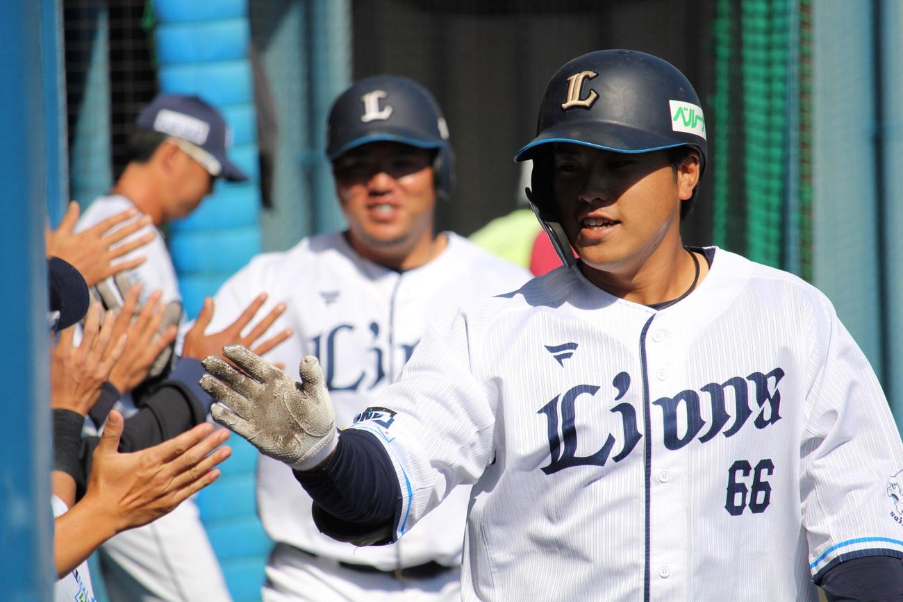 2ラン含む5打点の活躍でフェニックスリーグ優勝に貢献した西武仲三河（撮影・金子真仁）