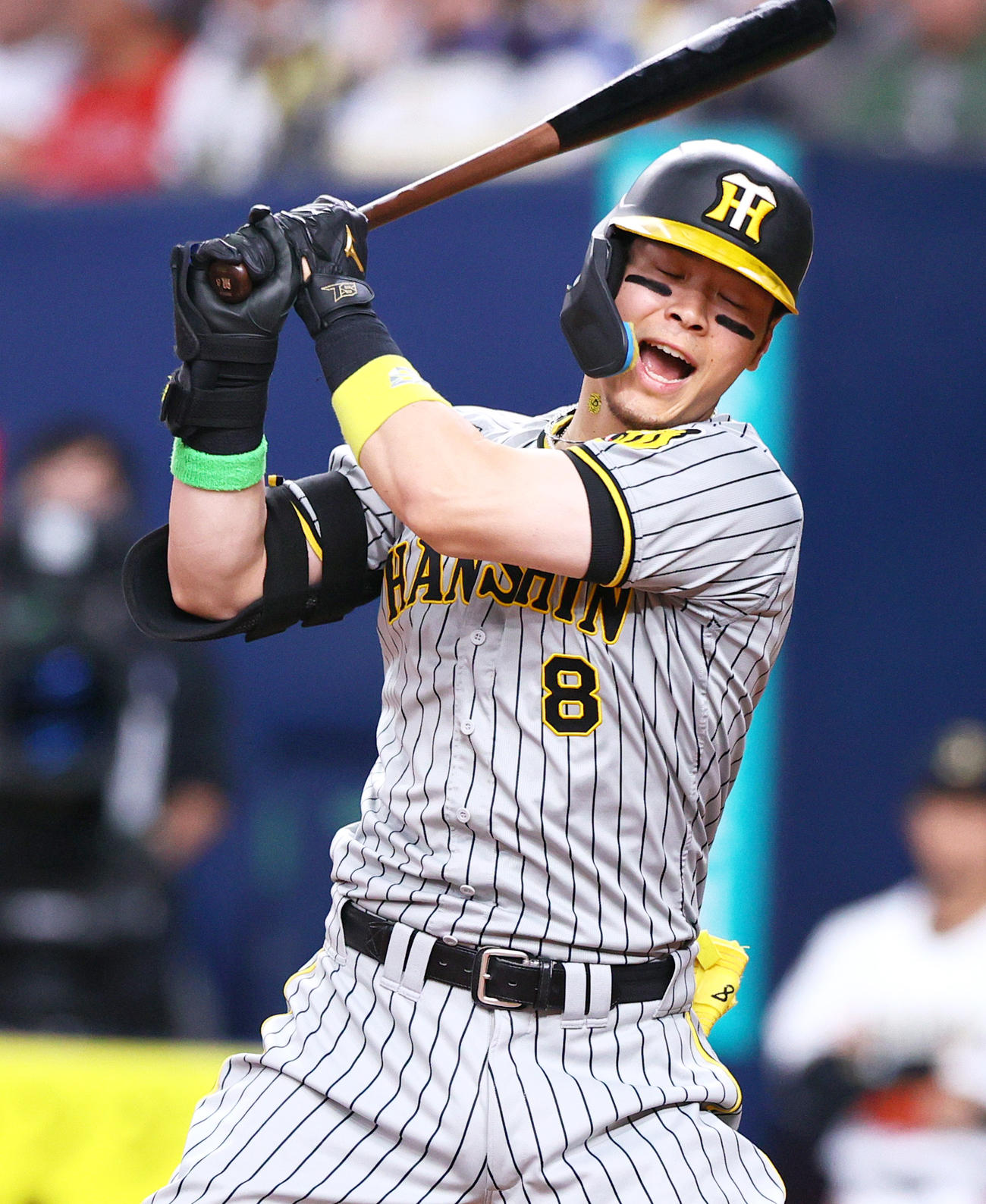 オリックス対阪神　7回表阪神無死、佐藤輝は空振り三振に終わる（撮影・上山淳一）