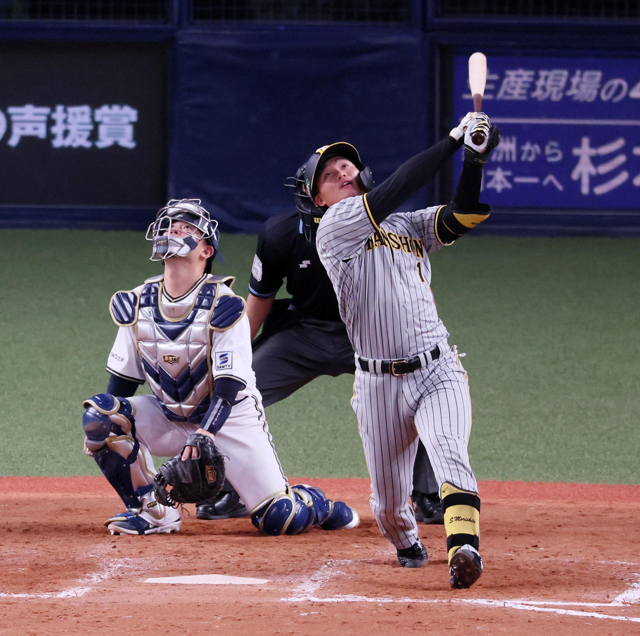 オリックス対阪神　9回表阪神1死、森下は一邪飛を打ち上げる（撮影・加藤哉）