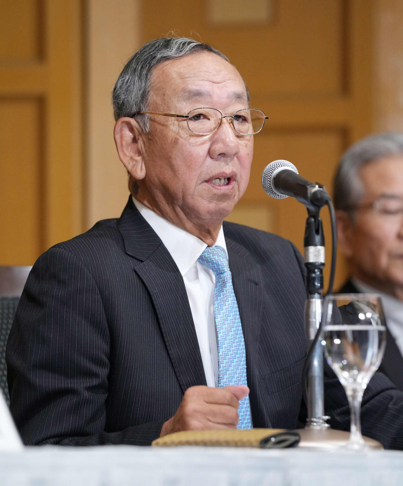 2023年沢村賞選考委員会を終え記者会見する堀内委員長（撮影・小沢裕）