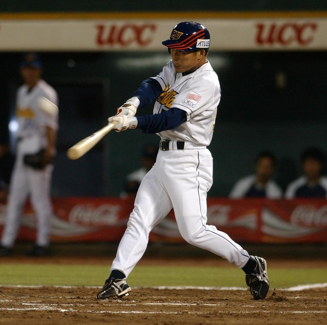 オリックスでプレーする大島公一（2004年5月撮影）