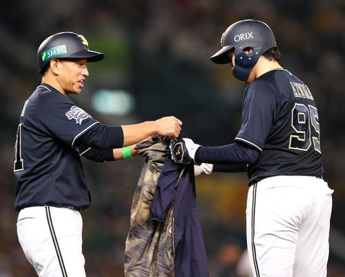オリックス】打席経験ない投手・東晃平の「上着騒動」に甲子園の空気