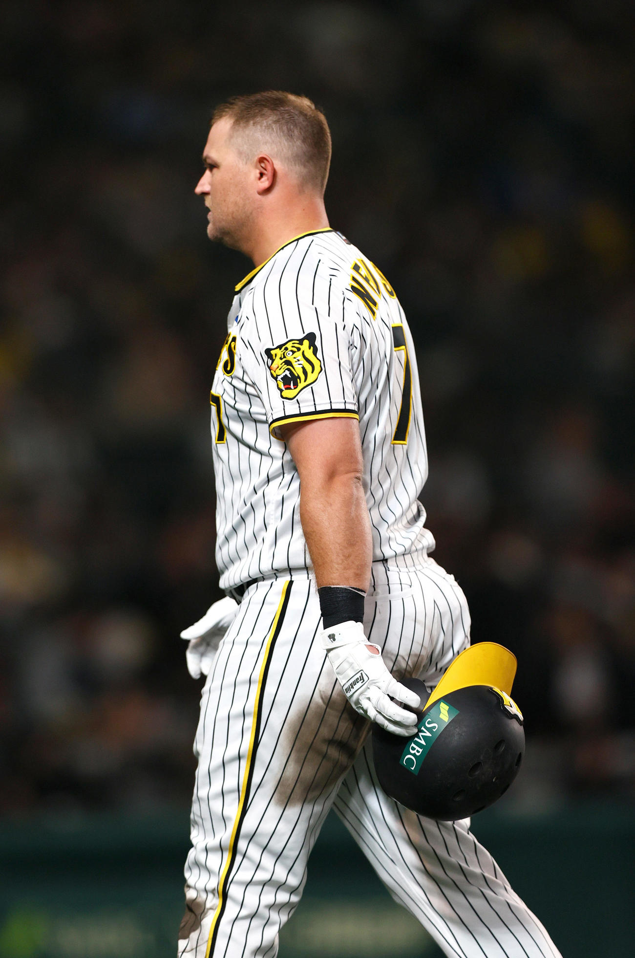阪神対オリックス　4回裏阪神2死、ノイジーは右飛に倒れる（撮影・上山淳一）