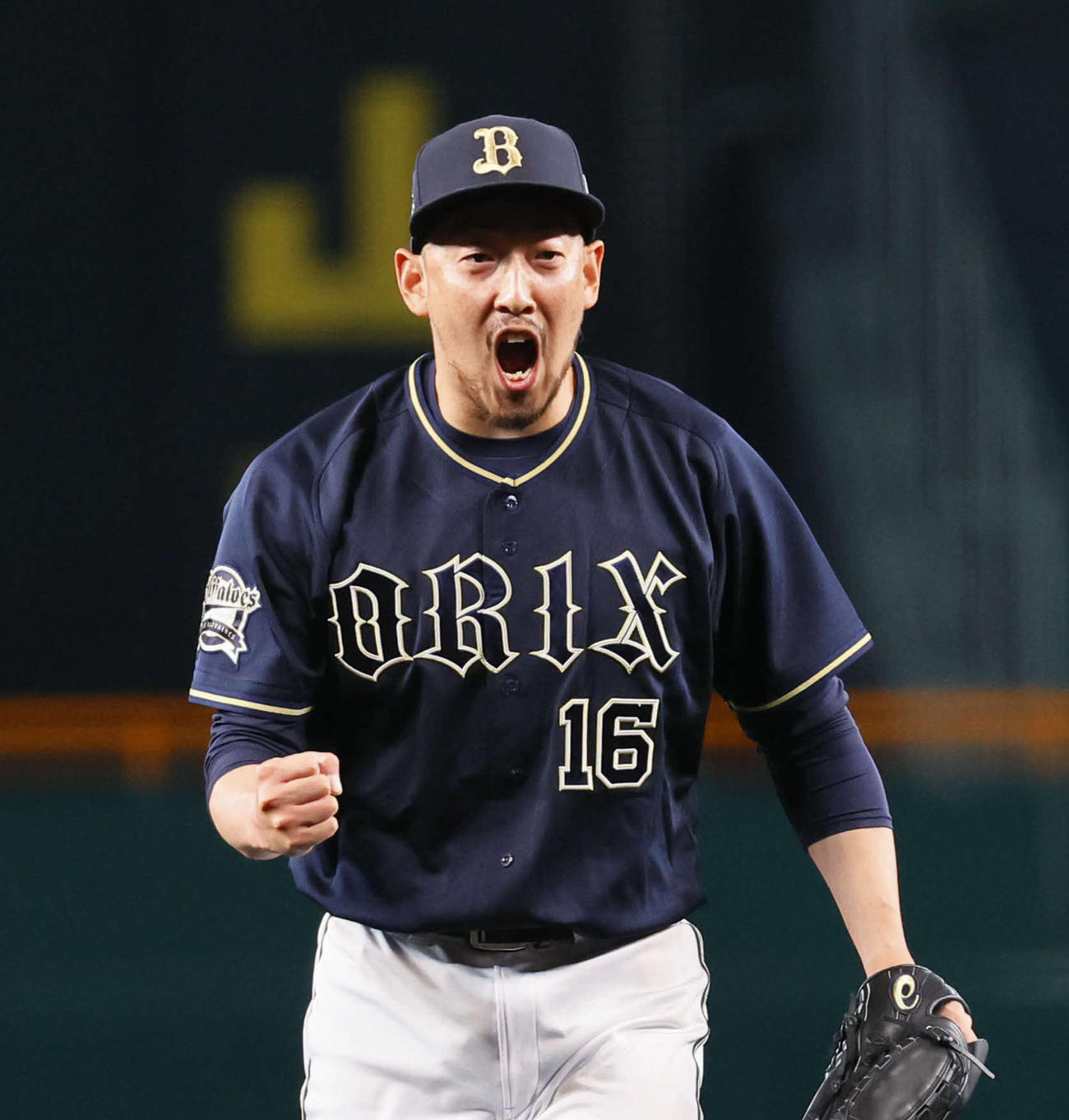阪神対オリックス　9回裏阪神2死一、二塁、大山を三振に仕留めガッツポーズをするオリックス平野（撮影・藤尾明華）
