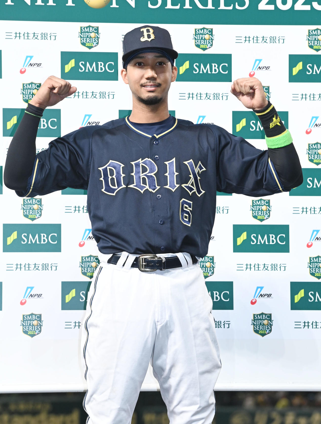 阪神対オリックス　ヒーローインタビュー後、ポーズを取るオリックス宗（撮影・和賀正仁）